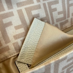 FENDI Осенняя и зимняя коллекция фланелевых изделий Baguette Bagu