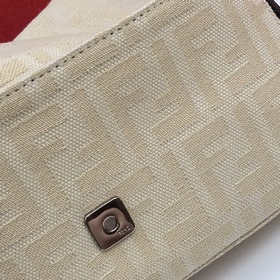 FENDI Молочно-белая сумка в стиле средневекового батона серебрис
