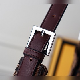 FENDI  Коричневая сумка-багет 19 Новая модель в стиле ретро с уз