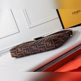 FENDI  Коричневая сумка-багет 19 Новая модель в стиле ретро с уз