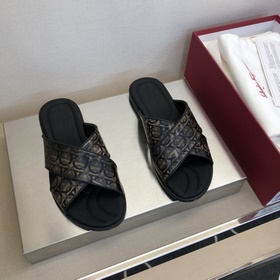 Ferragamo Лучшие изделия ручной работы Мужские кожаные тапочки Ра