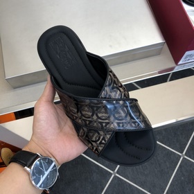 Ferragamo Лучшие изделия ручной работы Мужские кожаные тапочки Ра