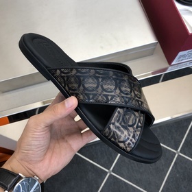 Ferragamo Лучшие изделия ручной работы Мужские кожаные тапочки Ра