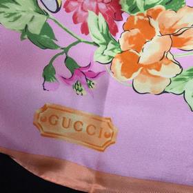Шарф Gucci из высококачественного шелка Превосходного качества, с