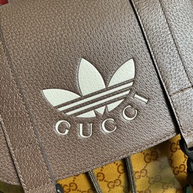 Рюкзак из совместной коллекции adidas x Gucci Этот рюкзак из совм