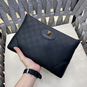 GUCCI (Гуччи) сумочка с отделением для купюр, вместительная, нова