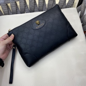 GUCCI (Гуччи) сумочка с отделением для купюр, вместительная, нова