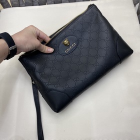 GUCCI (Гуччи) сумочка с отделением для купюр, вместительная, нова