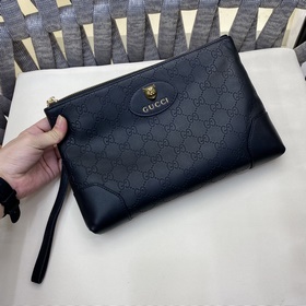 GUCCI (Гуччи) сумочка с отделением для купюр, вместительная, нова