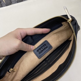 GUCCI (Гуччи) сумочка с отделением для купюр, вместительная, нова