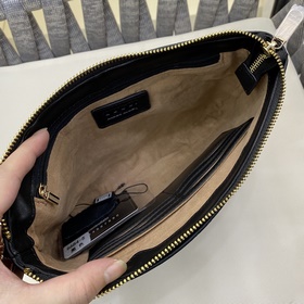 GUCCI (Гуччи) сумочка с отделением для купюр, вместительная, нова