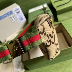 GUCCI Классический поясной мешок с узором GG в увеличенном размер