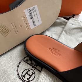 Мужские тапочки HERMES, классическая модель, которой не могут уст