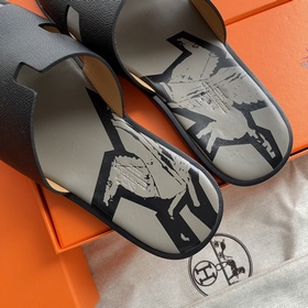 Мужские тапочки HERMES, классическая модель, которой не могут уст
