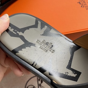 Мужские тапочки HERMES, классическая модель, которой не могут уст