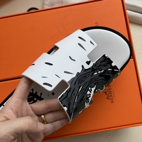Мужские тапочки HERMES, классическая модель, которой не могут уст