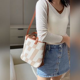 Сумка Hermès Tote — элегантная интеллектуальная, она остается акт