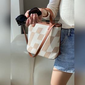 Сумка Hermès Tote — элегантная интеллектуальная, она остается акт