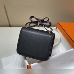 Сумка Hermes Kang Эта сумка из коллекции H является одной из самы