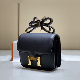Сумка Hermes Kang Эта сумка из коллекции H является одной из самы