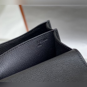 Сумка Hermes Kang Эта сумка из коллекции H является одной из самы