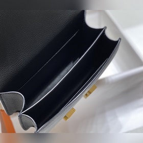 Сумка Hermes Kang Эта сумка из коллекции H является одной из самы
