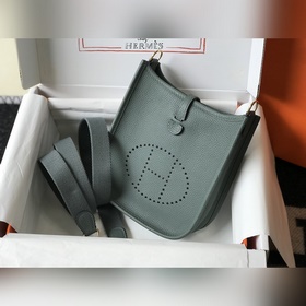 Сумка Hermès - Абрикосовый зеленый. - Ремешок в тон сумки Togo из
