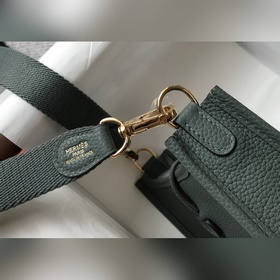 Сумка Hermès - Абрикосовый зеленый. - Ремешок в тон сумки Togo из
