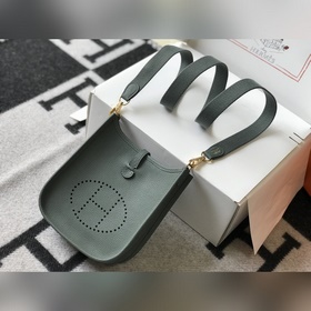 Сумка Hermès - Абрикосовый зеленый. - Ремешок в тон сумки Togo из