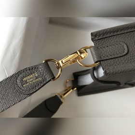 Сумка Hermès через плечо, цвет «серебристый» Ремешок в тон сумки,
