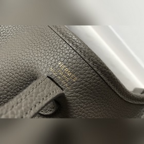 Сумка Hermès через плечо, цвет «серебристый» Ремешок в тон сумки,