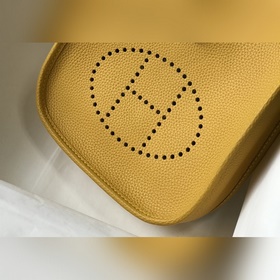 Сумка Hermès через плечо, янтарно-желтого цвета Цветные плечевые 