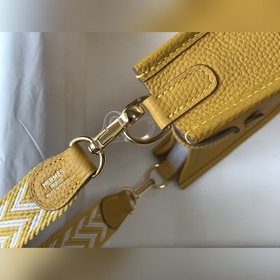 Сумка Hermès через плечо, янтарно-желтого цвета Цветные плечевые 
