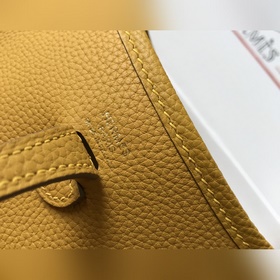 Сумка Hermès через плечо, янтарно-желтого цвета Цветные плечевые 