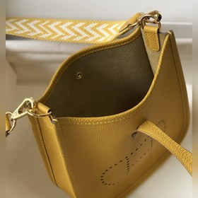 Сумка Hermès через плечо, янтарно-желтого цвета Цветные плечевые 