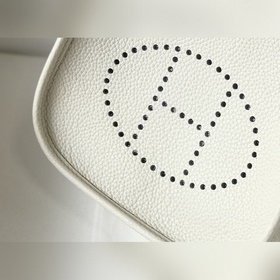 Сумка Hermès через плечо — молочный коктейль Цветные плечевые рем