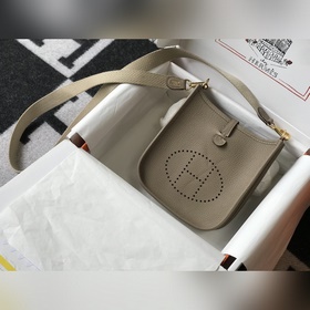 Сумка Hermès через плечо, серый. Цветные плечевые ремни, кожа тел