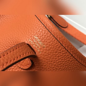 Сумка Hermes через плечо, оранжевая Цветные плечевые ремни Togo т