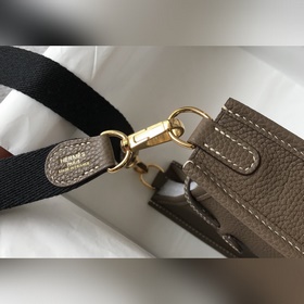 Сумка Hermès через плечо, цвет слоновой кости Цветные плечевые ре