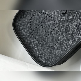 Сумка Hermès через плечо, черный Цветные плечевые ремни, кожа Tog