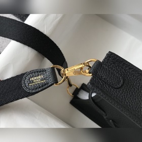 Сумка Hermès через плечо, черный Цветные плечевые ремни, кожа Tog