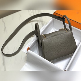Hermès представляет новую расцветку сумки через плечо «Tin Grey» 
