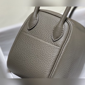 Hermès представляет новую расцветку сумки через плечо «Tin Grey» 