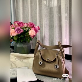 Сумка Hermès через плечо в спокойном сером цвете сдержанной сереб
