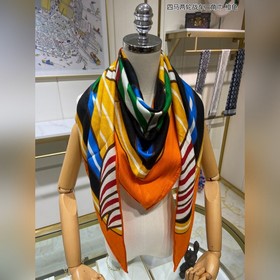 Hermès Треугольный платок «Четыре лошади колесница» Многофункцион