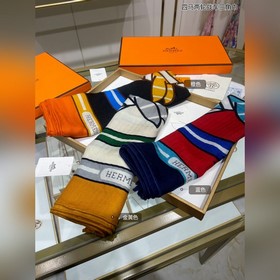 Hermès Треугольный платок «Четыре лошади колесница» Многофункцион
