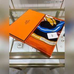 Hermès Треугольный платок «Четыре лошади колесница» Многофункцион