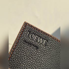 Новая сумка Woven Basket Gingham Bag от Loewe Молча выпущенная се