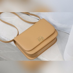 Новая коллекция Goya от Loewe Только что появилась появилась, как