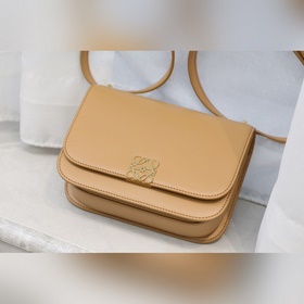 Новая коллекция Goya от Loewe Только что появилась появилась, как